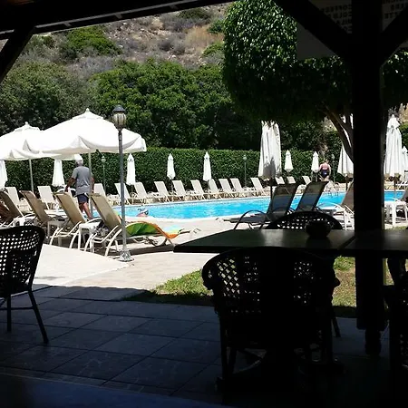 Kotzias アパートホテル