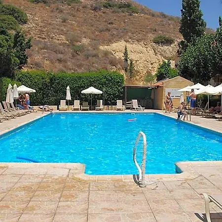 Apart Otel Kotzias 3*