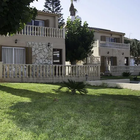 Apartahotel Kotzias 3*