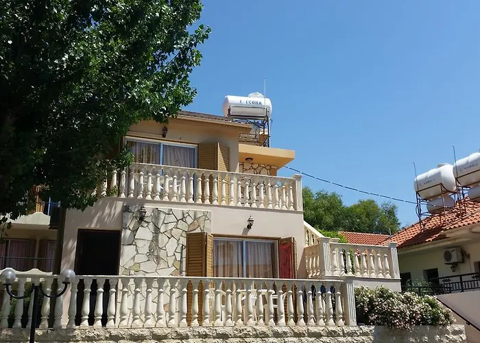 Kotzias Aparthotel 3*